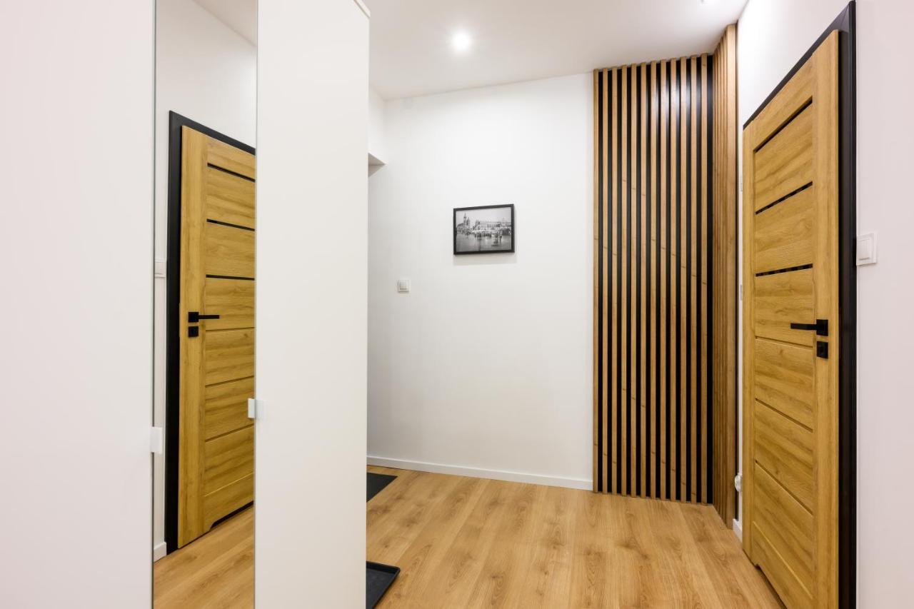 Cracow Rent Apartments - Spacious Apartments For 2-7 People In Quiet Area - Kolberga Street Nr 3 - 10 Min To Main Square By Foot Krasków Εξωτερικό φωτογραφία